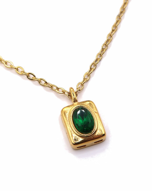 MANON - Minimalistische Halskette mit Grünem Mini Anhänger