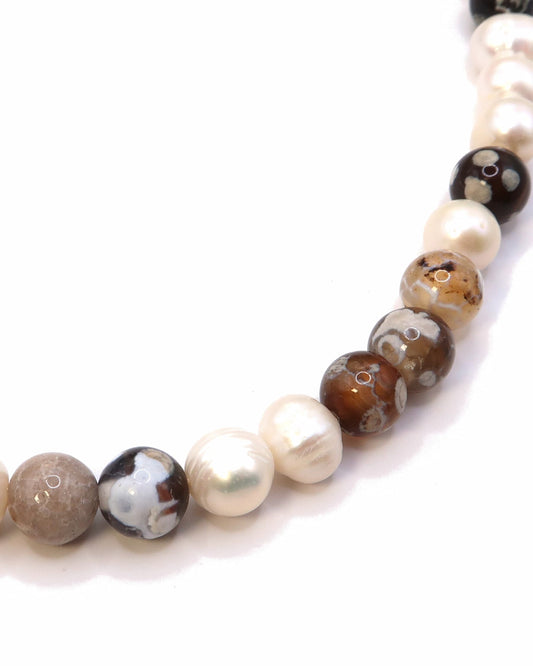 RAYA - Perlenkette mit Süßwasserperlen und Feuer Achat