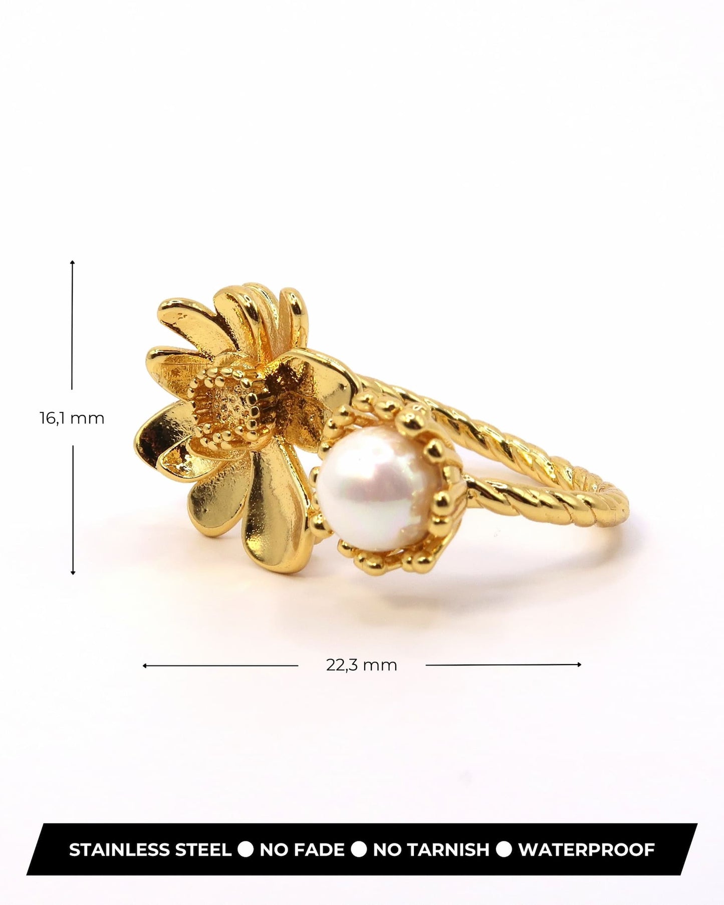 ADARA - Goldener Statement Ring mit Blume und Perle