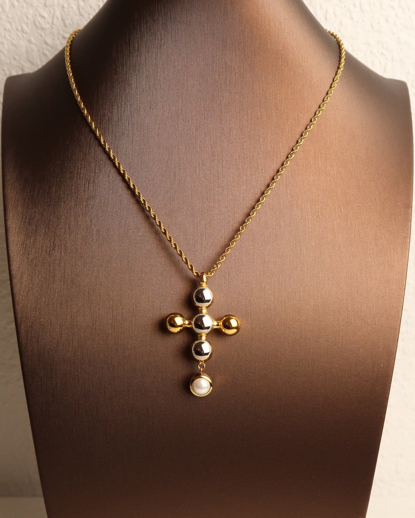 ELITA - Mixed Metal Statement Kreuz Halskette