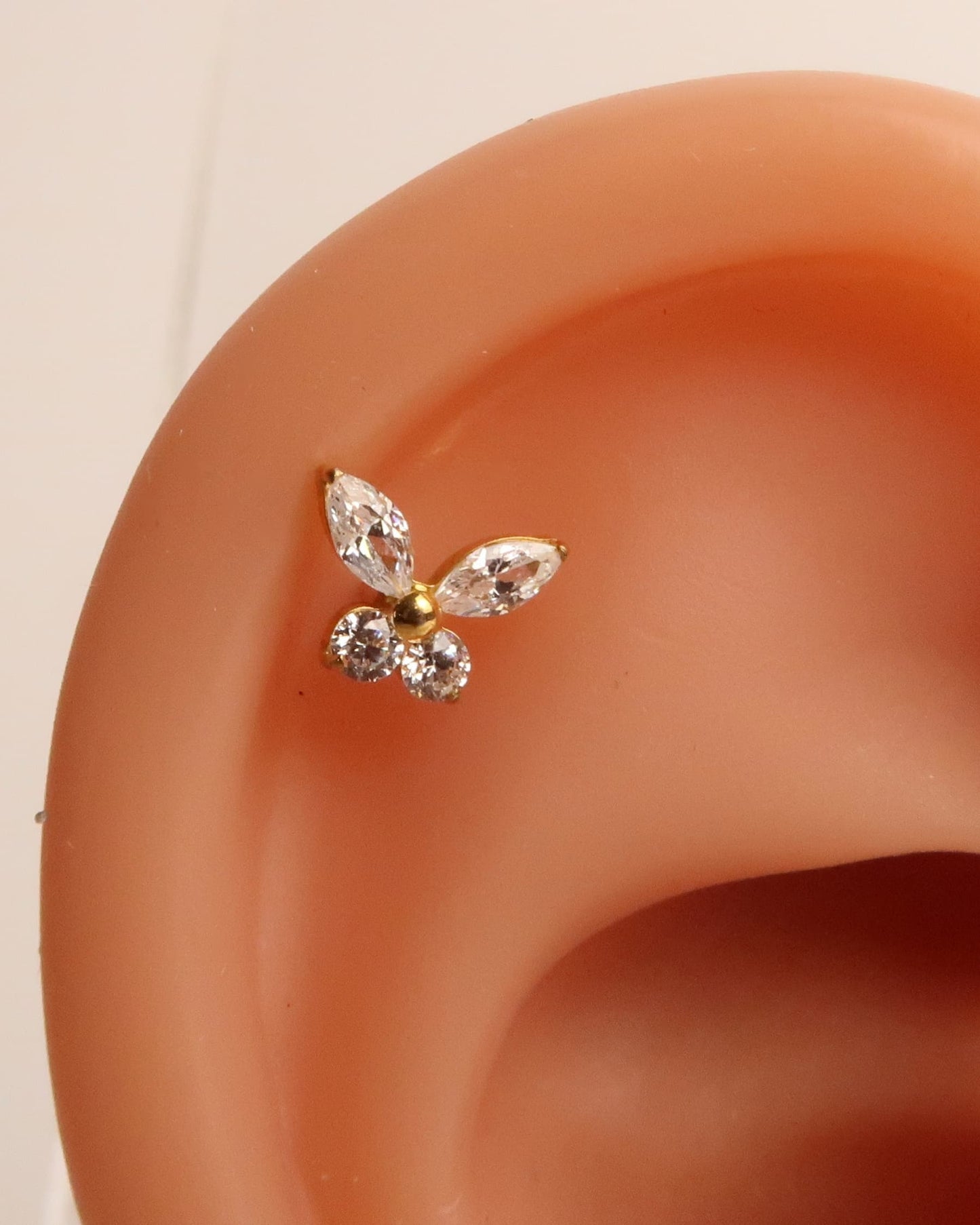LOLA - Titan Helix Schmetterling Piercing