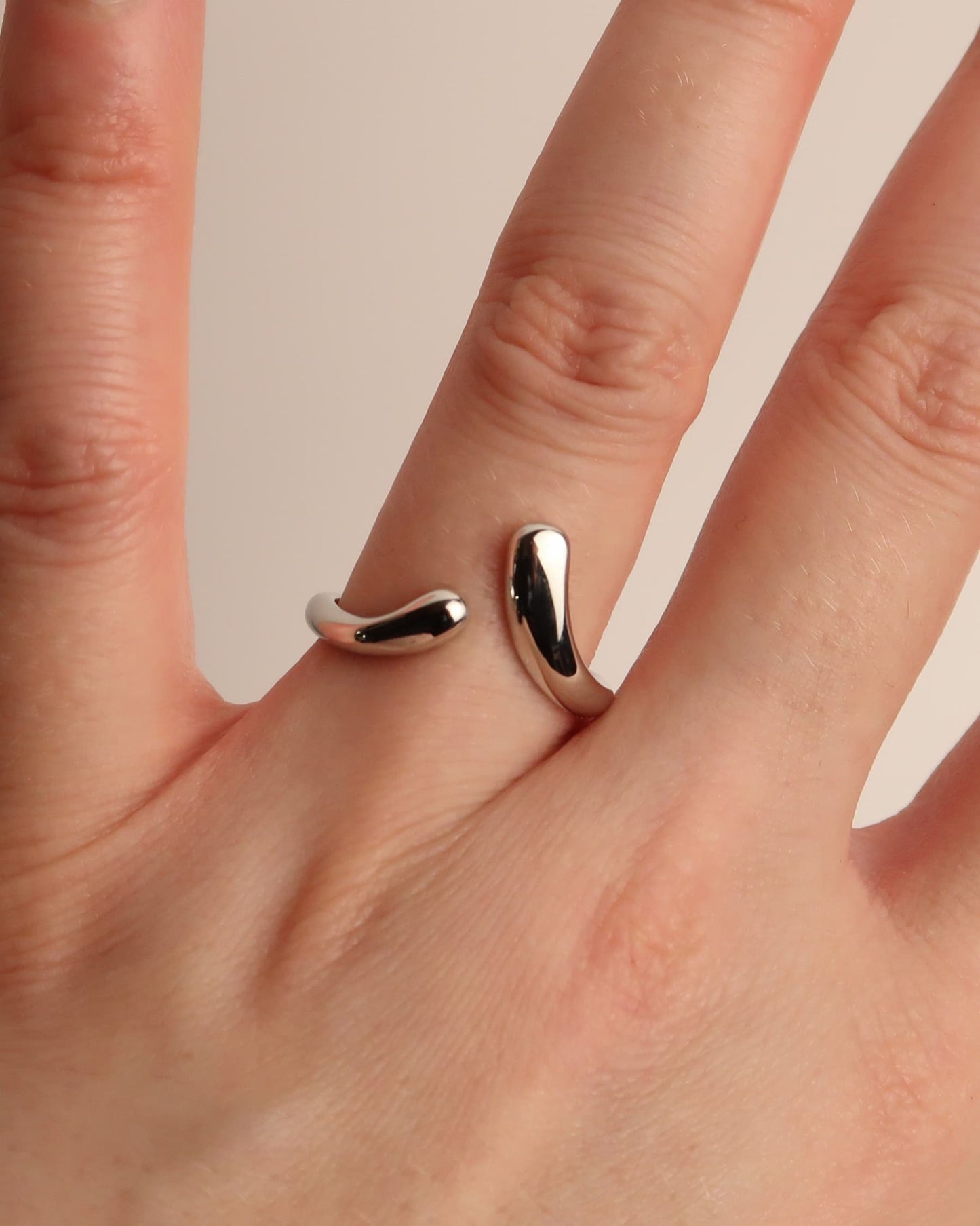 RIE - Minimalistischer Edelstahl Tropfen Ring