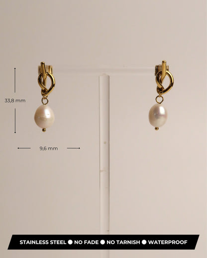 ARLET - Goldene Knoten Ohrringe mit Süßwasserperlen