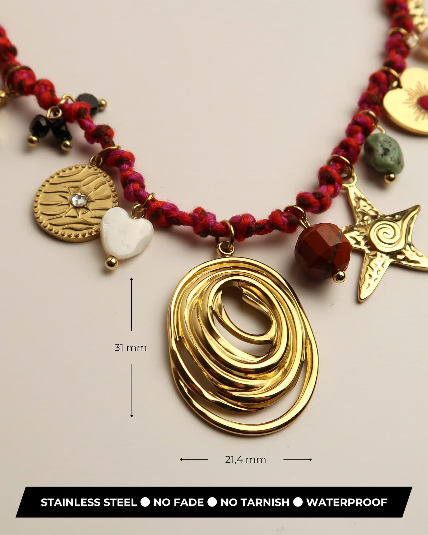 YUNA - Geflochtene Boho Halskette mit Edelstahl und Naturstein Charms