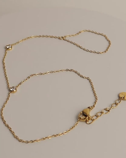 OANA - Minimalistische Edelstahl Handkette mit Zirkonen