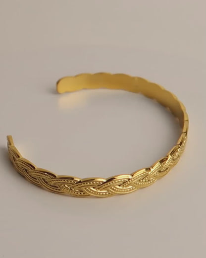 PHILOMENA - Geflochtener Goldener Edelstahl Armreif