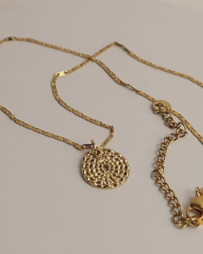 SOCCORA - Goldene Boho Halskette