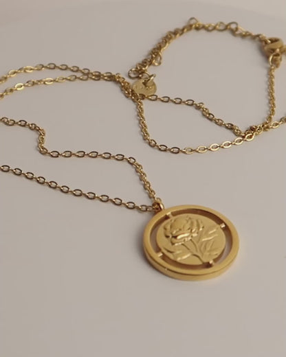 AMARA - Goldene Halskette mit Rosen Anhänger