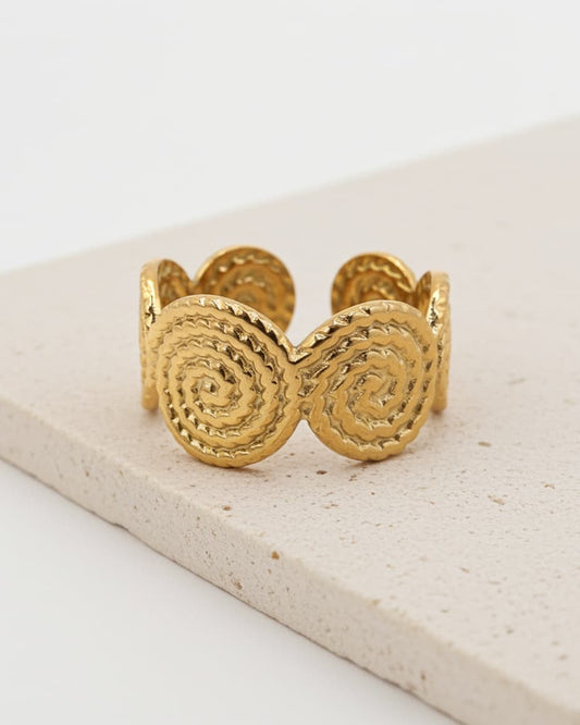 INYA - Boho Statement Ring mit Spiralstruktur